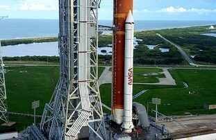 Artemis I SLS at Launch Complex 39B
