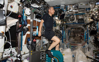 astronaut-exercise