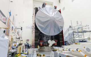 technicians-work-to-prepare-europa-clipper-for-propellant-loading