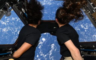 dragon-departure-adjusted-to-next-week,-crew-works-science-and-spacewalk-preps
