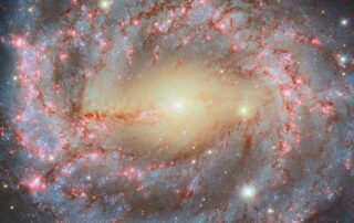 hubble-images-a-grand-spiral