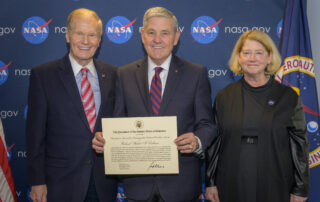 former-nasa-official,-astronaut-bob-cabana-receives-top-civilian-award