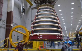 nasa-stennis-teams-install-new-production-rs-25-engine-for-upcoming-hot-fire