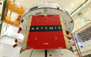engineers-install-orion-solar-array-wings-for-artemis-ii