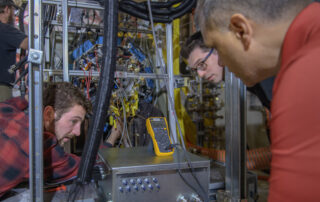 nasa-glenn-accepts-aviation-award-for-“neat”-facility