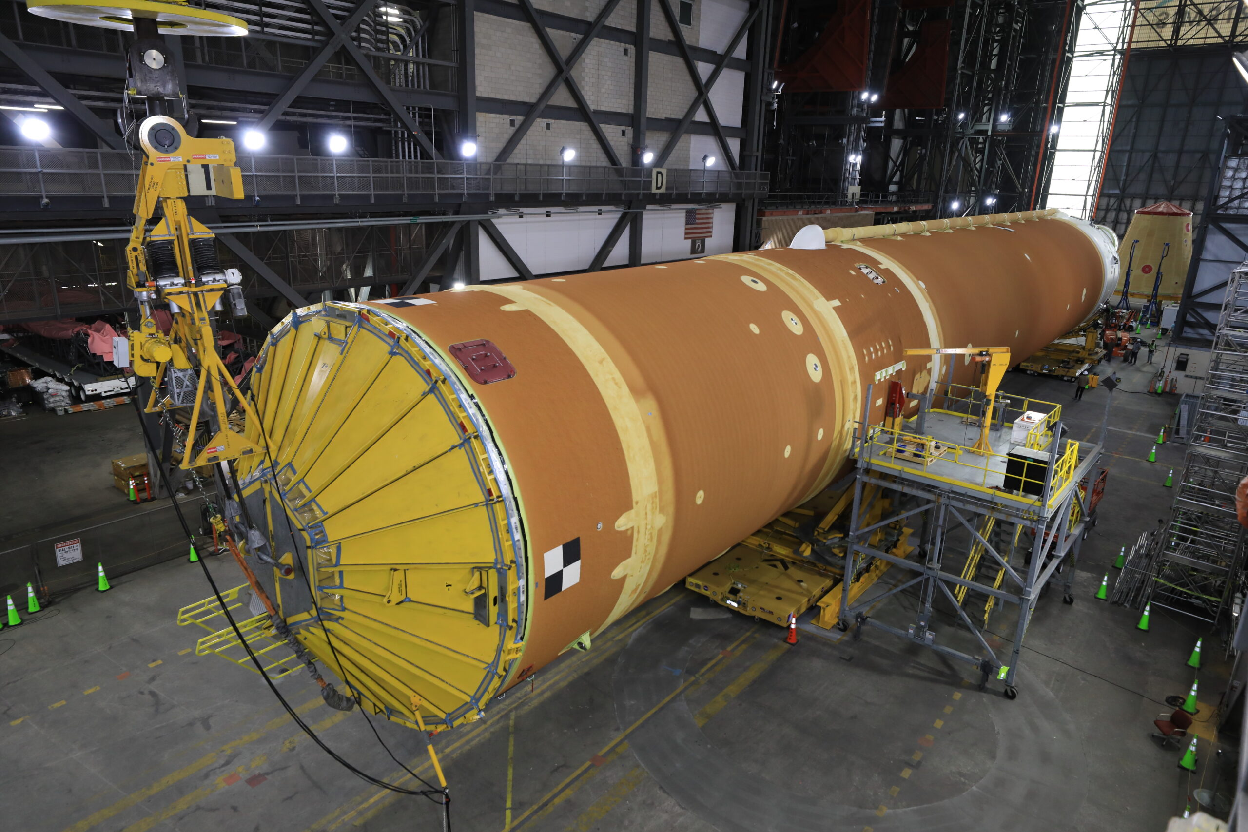 nasa-artemis-ii-core-stage-goes-horizontal-ahead-of-final-integration