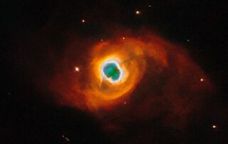 hubble-captures-a-star’s-swan-song