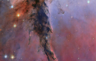 hubble-spies-cosmic-pillar-in-eagle-nebula