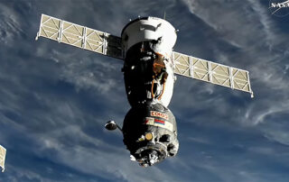 soyuz-fires-braking-engines;-crew-entering-atmosphere-soon