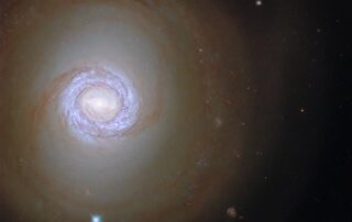 hubble-pinpoints-young-stars-in-spiral-galaxy