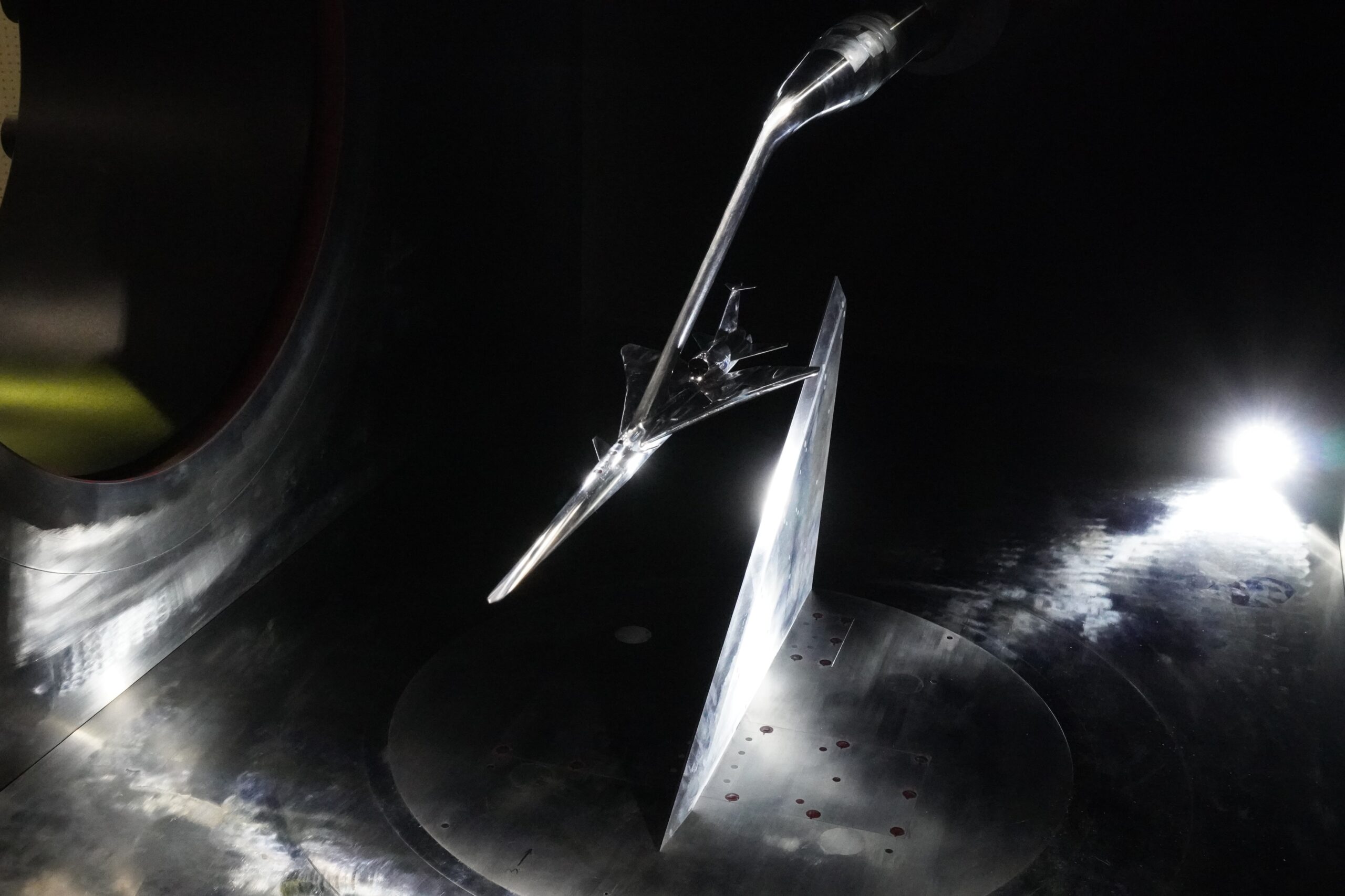 x-59-model-tested-in-japanese-supersonic-wind-tunnel