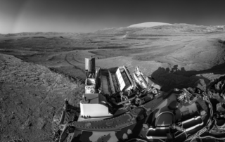curiosity-looks-back-toward-its-landing-site
