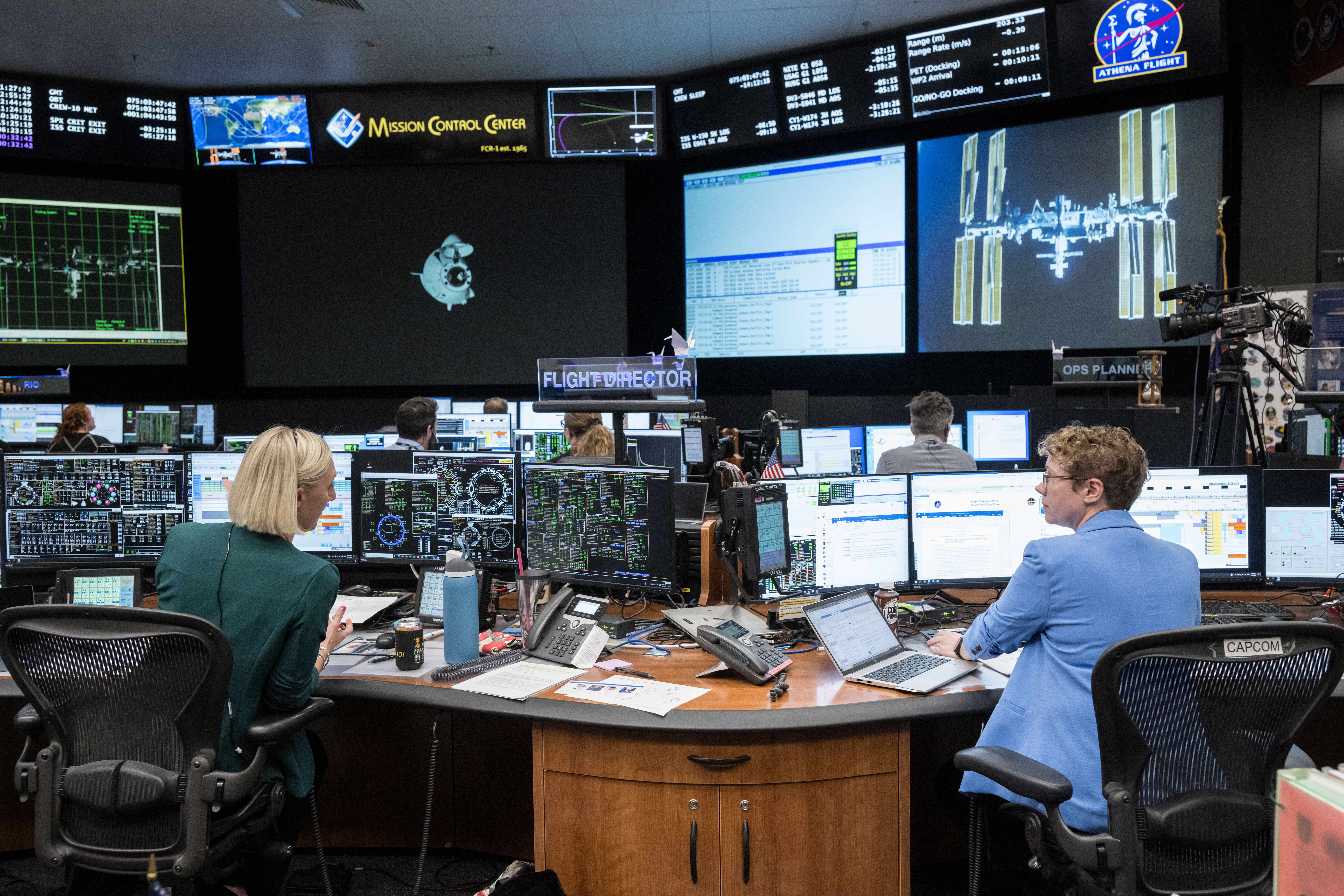 station-nation:-meet-tess-caswell,-extravehicular-activity-flight-controller-and-lead-capsule-communicator