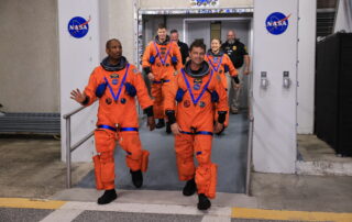 artemis-ii-crew-walks-out-for-practice-scenarios