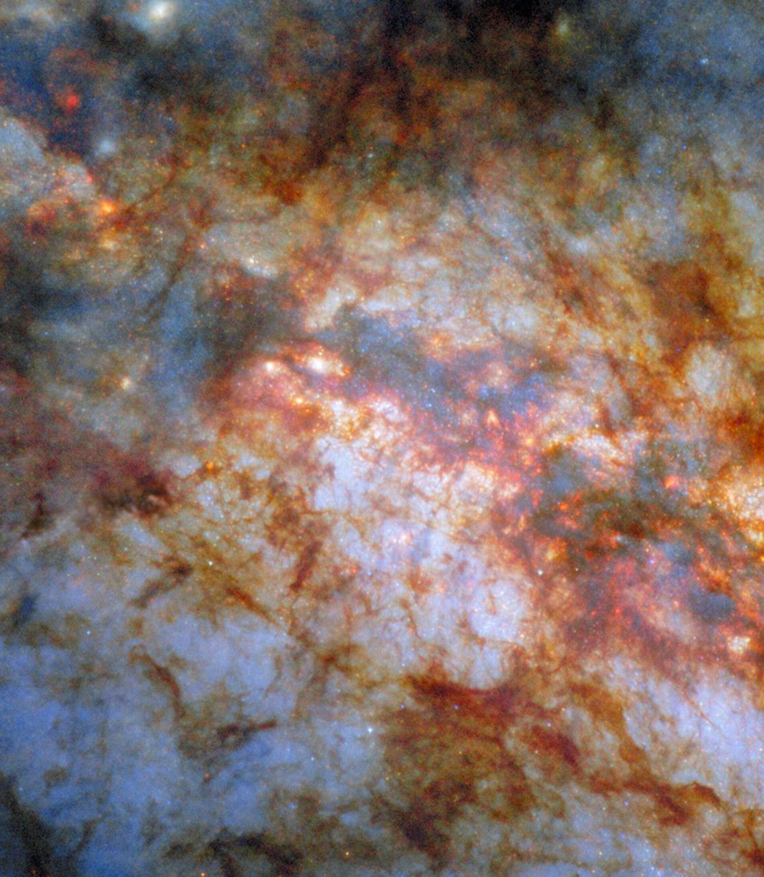 hubble-images-celestial-cigar’s-smoldering-heart