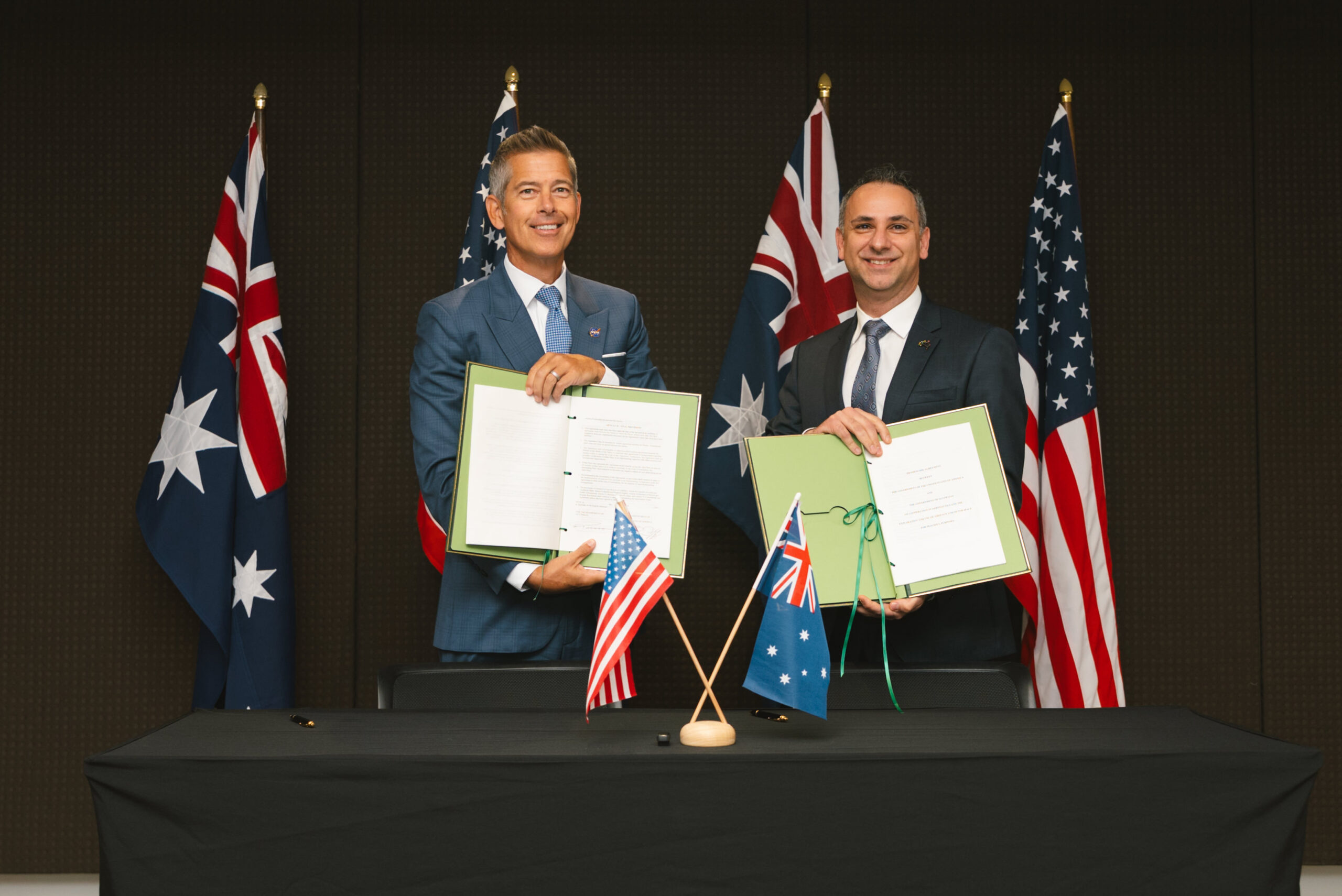 nasa-signs-us-australia-agreement-on-aeronautics,-space-cooperation