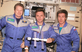 the-international-space-station-marks-25-years-of-continuous-human-presence 