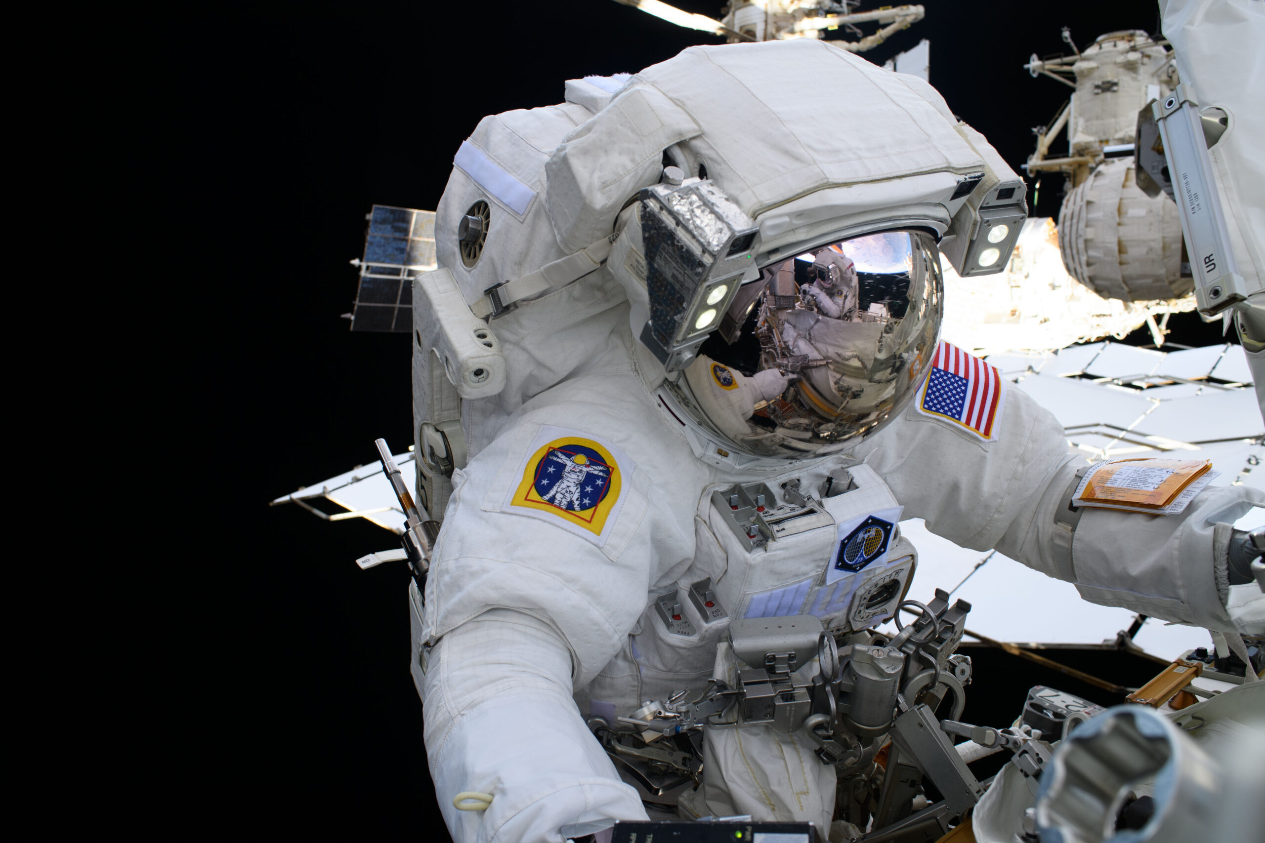 nasa-to-preview-us-spacewalks-at-space-station-in-january