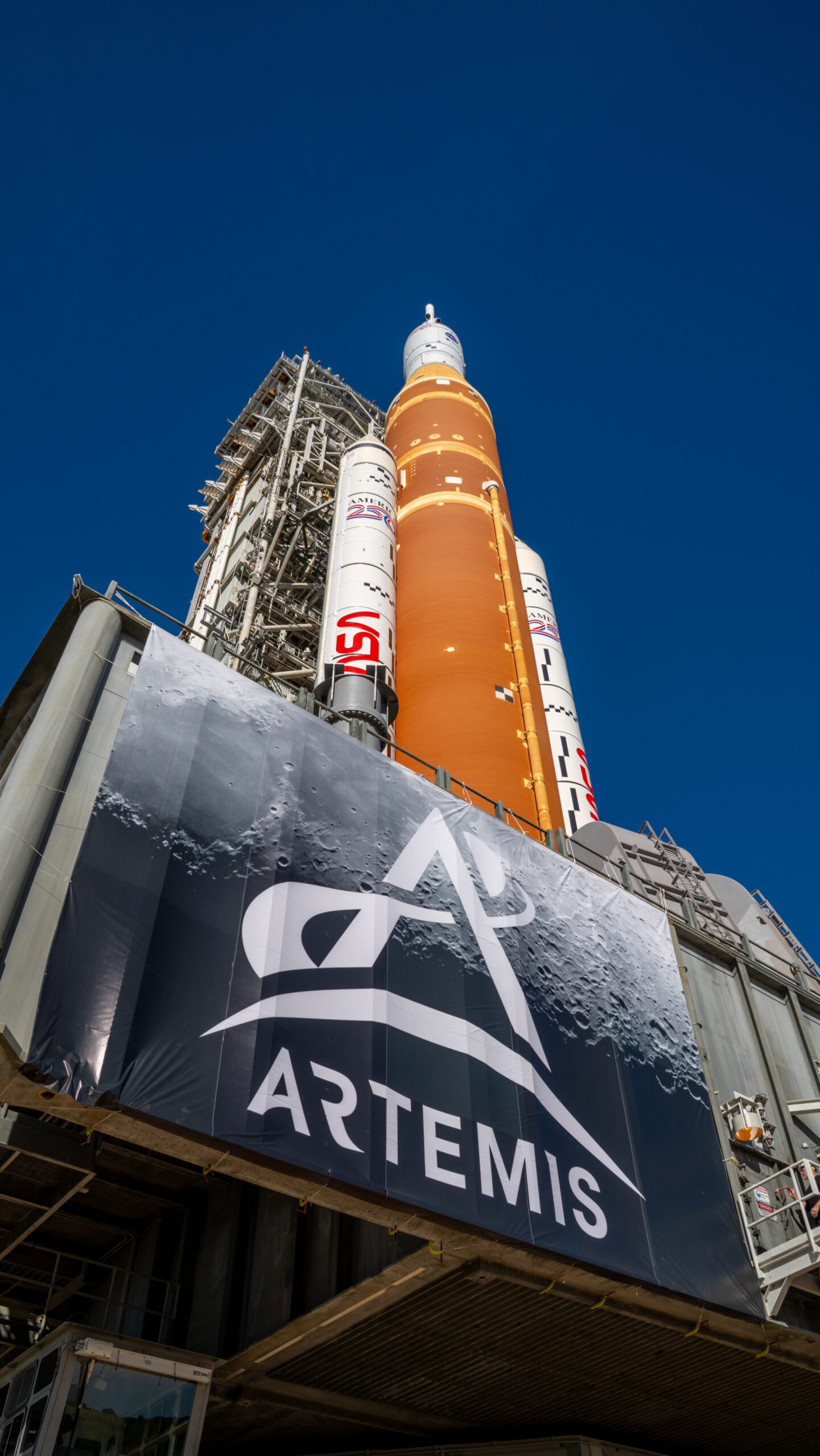 NASA’s Artemis II SLS Rocket and Orion Spacecraft Rollout to Launch Pad 39B