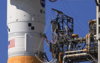 teams-begin-artemis-ii-repairs-in-vehicle-assembly-building