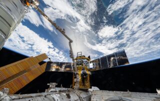 japanese-spacecraft-ready-for-departure,-crew-studies-biology-and-advanced-tech