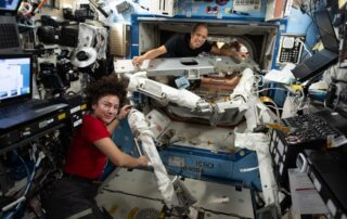 progress-92-cargo-spacecraft-undocks,-crew-preps-for-upcoming-spacewalk