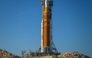 final-preparations-underway-for-nasa’s-moon-mission