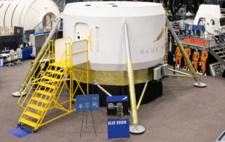 industry-moon-lander-training-cabin-lands-at-nasa-for-artemis