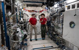 crew-relaxes-before-busy-week-of-science,-dragon-arrival,-and-spacewalk-preps