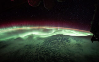 Aurora Slathers Up the Sky