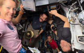crew-begins-week-with-more-cartilage-printing-and-plant-harvesting