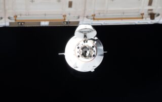 spacex-dragon-prepares-for-undocking-and-return-to-earth