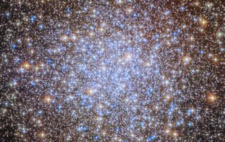 hubble-spies-starry-chandelier