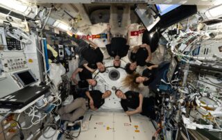 expanded-crew-works-science,-microgravity-adaptation,-and-next-crew-departure