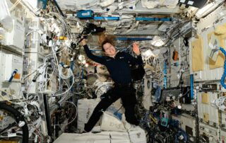 crew-biology-research,-spacecraft-cargo-jobs-kick-off-week-on-station